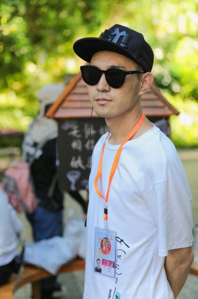 李俊浩，原现代文秘专业2008届毕业生，2010年进入湖南娱乐频道担任编导工作，先后参与制作《给力星期天》《快乐男声》《快乐女生》《跨年演唱会》《汉语桥》《我们来了》《我是歌手》并担任主力导演及导演组组长。